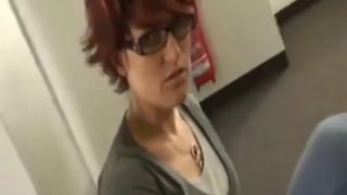 Deutsche milf fingert sich im hotel und wird angewichst