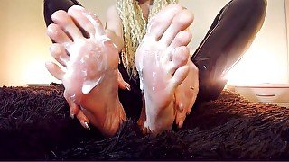 Super gorgeus creamy feet