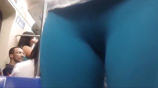 In the subway a delicious little cunt in the suplex