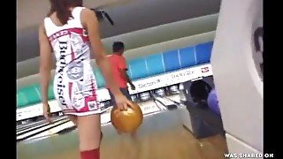 Blowjob to bad girl at the bowling alley