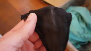 smell on dirty panties from laundry