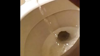 Baby watch my wet pussy pee and leak for you!!