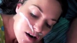 MILF is working for a facial