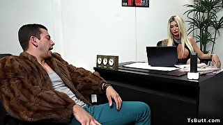 Big cock tranny anal fucks in office