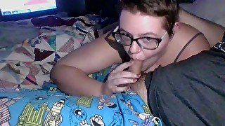 Giving my bf a blowjob while he plays video games part 2