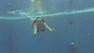 Lina Mercury hot underwater show