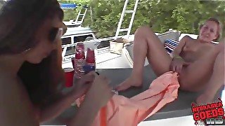 Babe on boat masturbates her sexy cunt