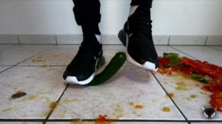 Airmax 270 crushing fruits & vegetables