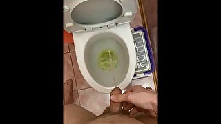 Short Peeing Video