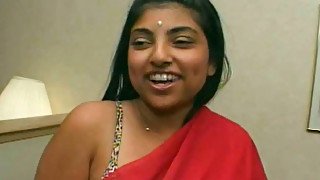 Flamboyant Indian slut pleases her BF with a thorough blowjob