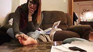 Barefoot Giantess Q&A by Gigi Manor