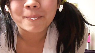 Hot and kinky webcam teasing with a gum