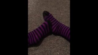 Curling Toes While Secretly Masturbating in Tights