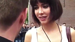 Milo moire lets strangers touch her in public