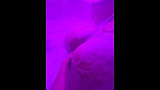 Big ass latina hot tube