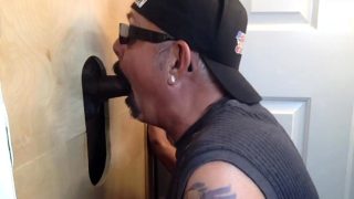 Dicksucking gloryhole daddy pleasing ebony guy