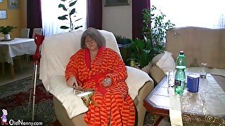 Bbw Chubby In Nurse Masturbate With Old Old Lady