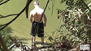 Banging a naughty friend outdoors is what this gay guy wants