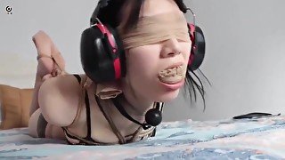 Chinese Beauty Bondage