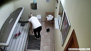 Blonde Teen Cought on Hidden Cam in Public Solarium