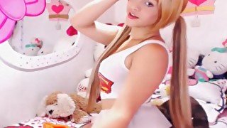 Blonde teen 18+ shemale on webcam