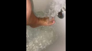 BBW LATINA FEET HAVING FUN