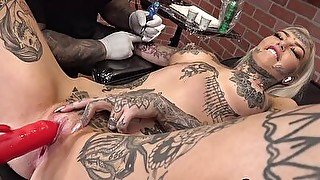 Amber Luke Masturbates While Getting Tattooed