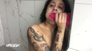 tattooed kingsley gives a sloppy shower bj