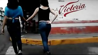 Jovencita Nalgona En Jeans Prueba