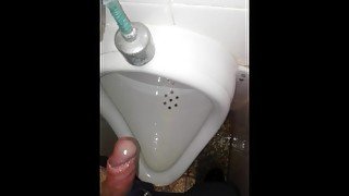 Pissing 2