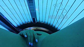 Sunbed wank