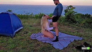 Sexo Arriscado Casal Amador real fodendo em acampamento - Sexdoll 520