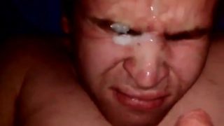 Артем сосет сам себе кончил в рот дрочит ногами лижет ноги self suck autofellatio self footjob 