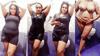 Desi Bhabhi Riya Showing Her Wet Body to Her Devar in Bathroom Live Video Call