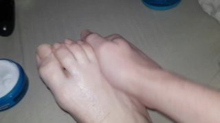 Sexy daddy applies cream to his feet and legs (Warning: foot fetish)