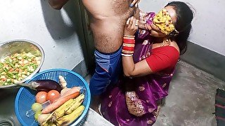 Sexy bhabhi xxx fucked in the kitchen while cooking in the morning