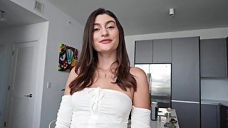 Homemade video of cute roommate Mae Milano giving a nice blowjob