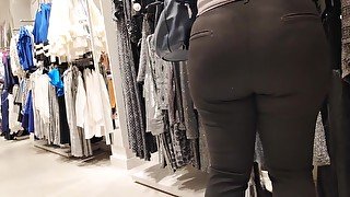 Mega ass milfs in tight pants