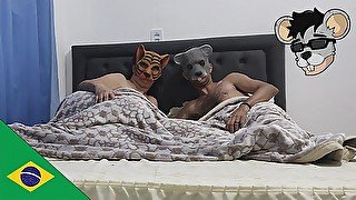 Sexo na cama comendo meu pau gozar com buceta , fudendo cu da casal gostosa