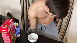 Macrophilia - honey I shrunk the stepson cereal vore