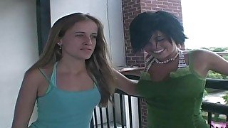 Two College Girls Flash Real Boobs In Tampa