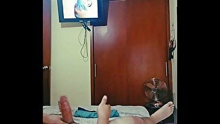 Me masturbo mientras veo porno caliente de colombia