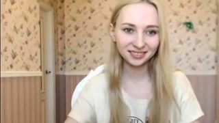 Tempting blonde teen Elisa sensual solo