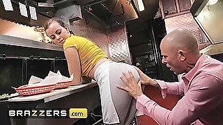 Kitchen Cutie Feels Bored At Work So She Serves Scott Some Sneaky Anal - Jessie Rogers