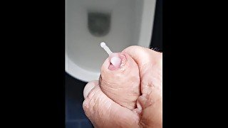 Fast+Hard Cumshot in toilet 🤗