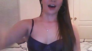 Pretty Cam Babe Stunning Masturbation on Cam