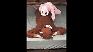 Bunny onesie dry humps and sucks bears dick