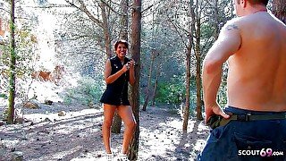 Vacationer fucks Latina mature Jana in the forest