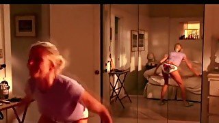 CAMERON DIAZ ASS DANCING SCENE SOMETHING ABOUT MARY