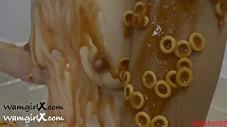 Relax to Sploshing in Spaghetti Hoops - WAM Video